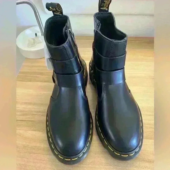 Dr. Martens JAMES UNISEX – Classic Ankle Boots – Black - Picture 7 of 10